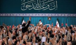 رهبر انقلاب: هسته‌های مقاومت در حال تغییر سرنوشت منطقه هستند / از دوقطبی‌ های کاذب پرهیز شود