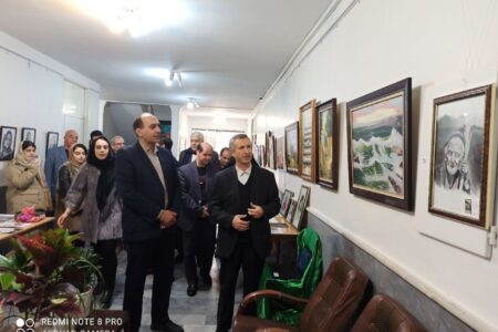 افتتاح نمایشگاه نقاشی رنگ روغن و سیاه قلم به مناسبت میلاد حضرت علی علیه السلام در آذرشهر
