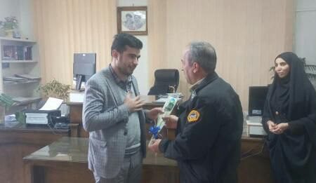 تکریم کارمندان حوزه قضایی و فرمانده انتظامی بخش گوگان به مناسبت گرامیداشت روز مرد و مقام پدر