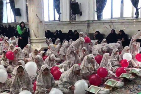 جشن تکلیف جمعی از دختران دانش آموز در تبریز