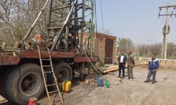 بازدید بخشدار گوگان از روند اجرایی حفر چاه آب شرب گوگان