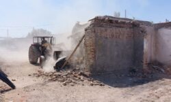 اساس عشق به امام حسین (ع) خدمت به مردم است