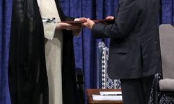 بیانات رهبر انقلاب در مراسم تنفیذ حکم رئیس جمهور