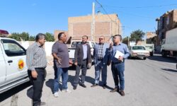 جابجایی تیرهای برق در محل های تعریض شده دو روستای فیروزسالار و خاصلو