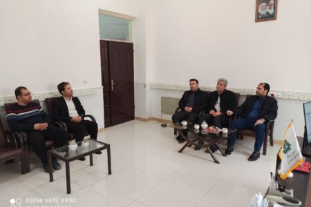 بازدید سرزده بخشدار گوگان از اداره امور مالیاتی در راستای رضایتمندی مردم