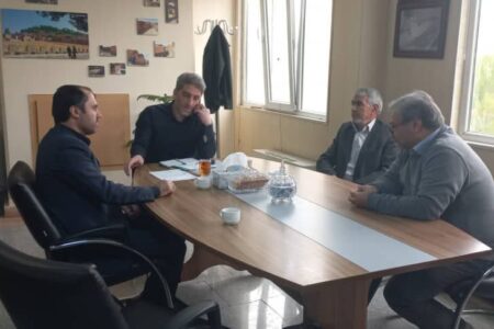 بررسی مسائل زیرساختی روستاهای بخش گوگان در دیدار با مدیرکل بنیاد مسکن