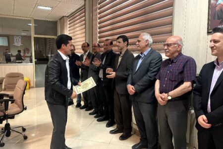 آزمایشگاه مرکز بهداشت آذرشهر در جمع ۶ آزمایشگاه برتر استان قرار گرفت