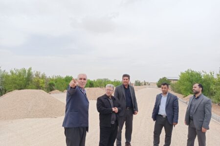 بازدید مسئولان از پروژه لوله‌گذاری آب شرب خیابان شهید بهمن غفاری گوگان