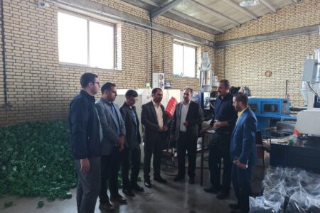 قدردانی مسئولان از عملکرد شرکت الکتروپلاست مهر گوگان در بازدید به مناسبت هفته کار و کارگر
