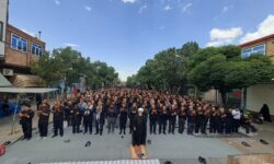 سوگواران گوگانی، ظهر عاشورا به یاد آخرین نماز کربلا به نماز ایستادند