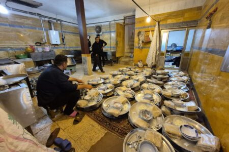 عطر نذری و طعم عشق در کوچه‌پس‌کوچه‌های منطقه گوگان