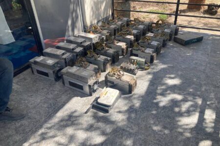 کشف ۲۵ دستگاه ماینر غیرمجاز در یکی از روستاهای بخش گوگان