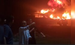 قدردانی دهیاری روستای اخیجهان از تلاش نیروهای امدادی و آتشنشانی در مهار آتشسوزی