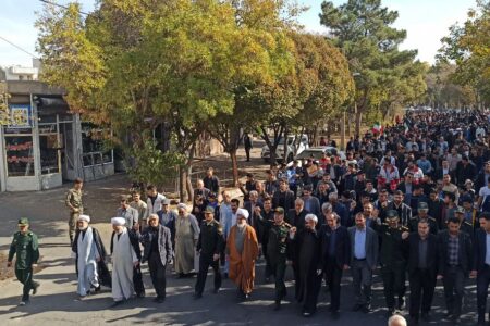 راهپیمایی باشکوه ۱۳ آبان در گوگان برگزار شد