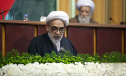 فرایند انتخاب رهبر در حال تکمیل است