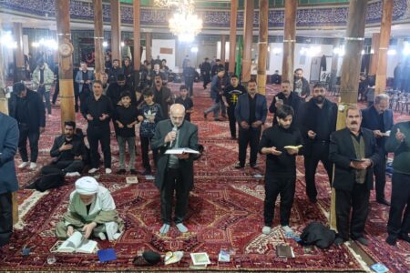مسجد جامع گوگان در شب بیست‌ویکم رمضان میزبان دل‌های سوگوار و دعاگوی مردم شد